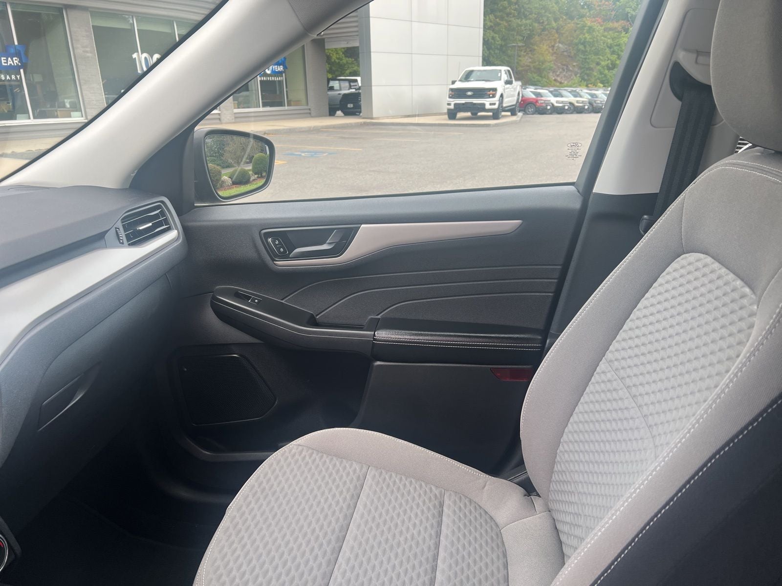 2022 Ford Escape Hybrid SE