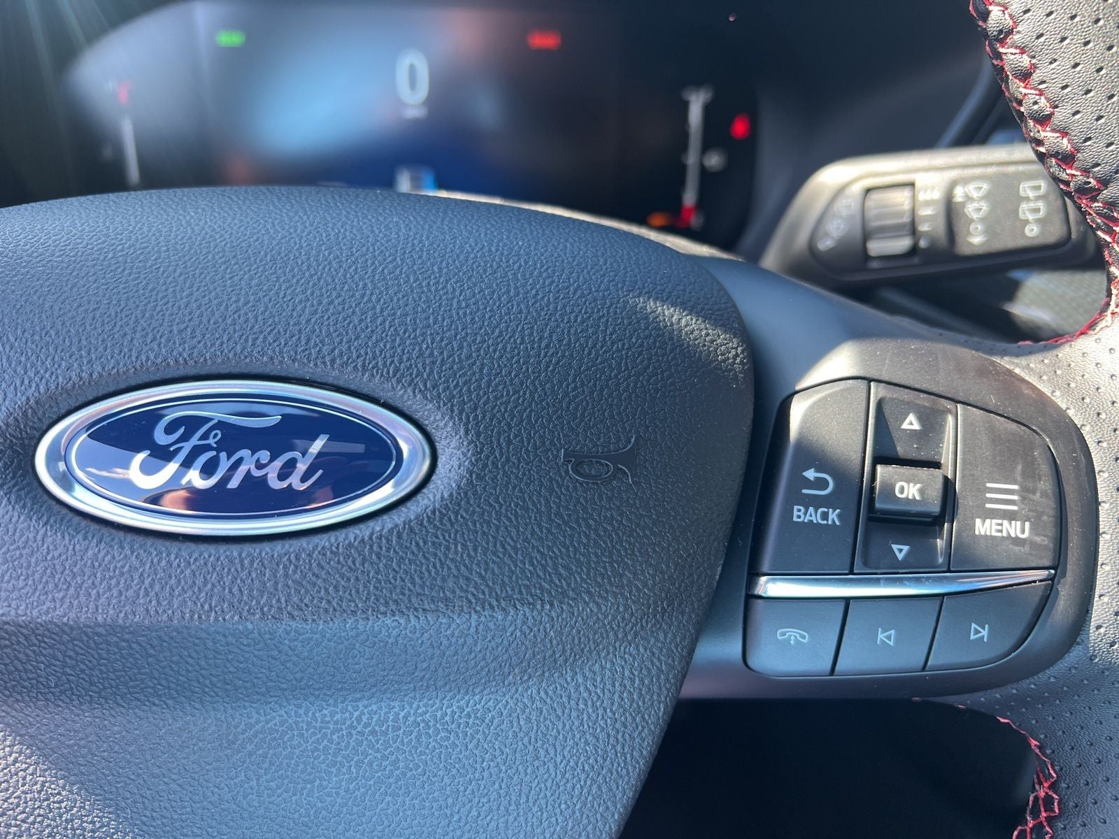 2025 Ford Escape Hybrid ST-Line Select