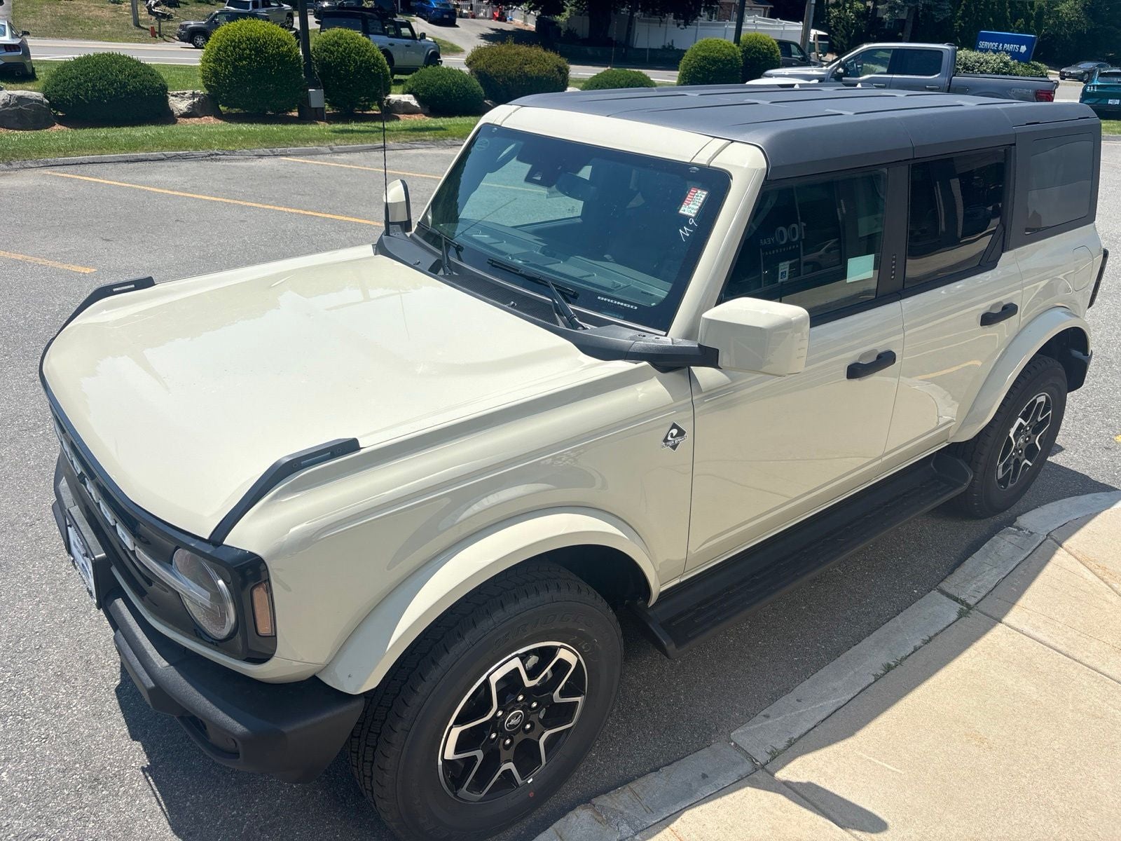 2026 Ford Bronco Outer Banks