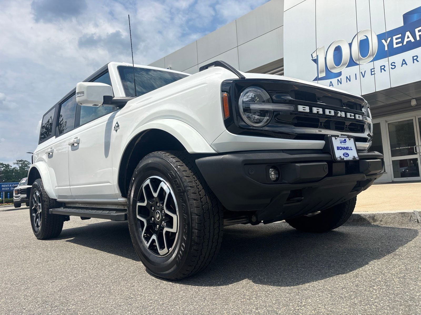 2024 Ford Bronco Outer Banks