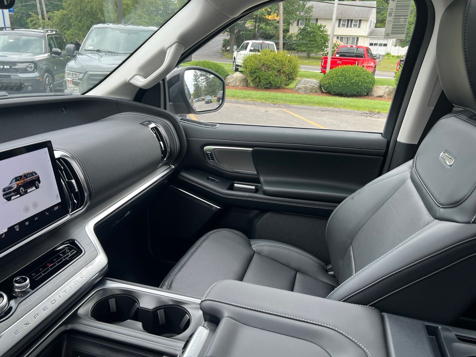 2027 Ford Expedition Platinum