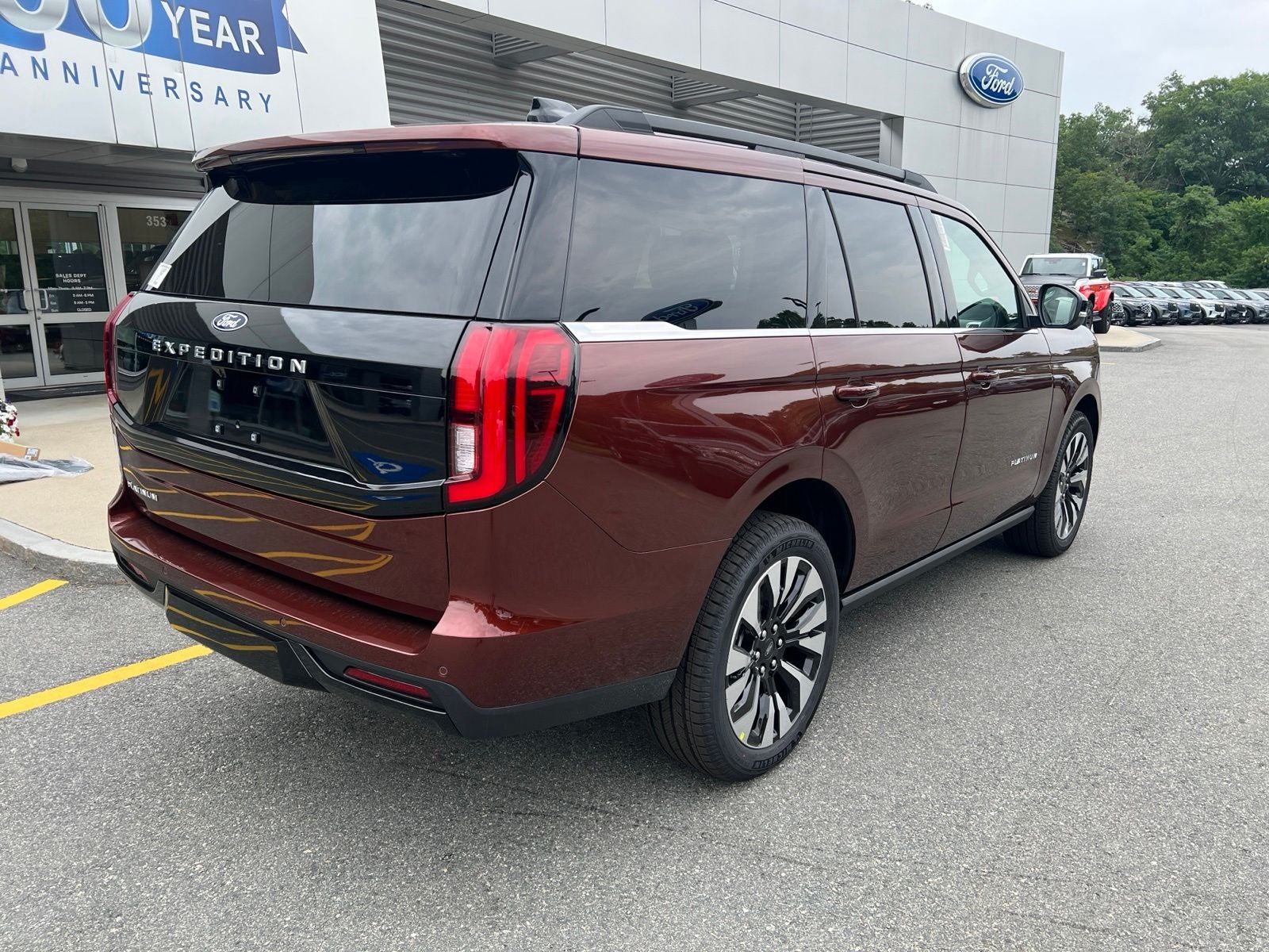 2027 Ford Expedition Platinum