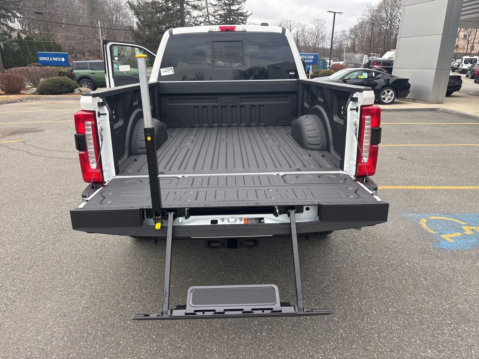 2026 Ford F-350SD Lariat