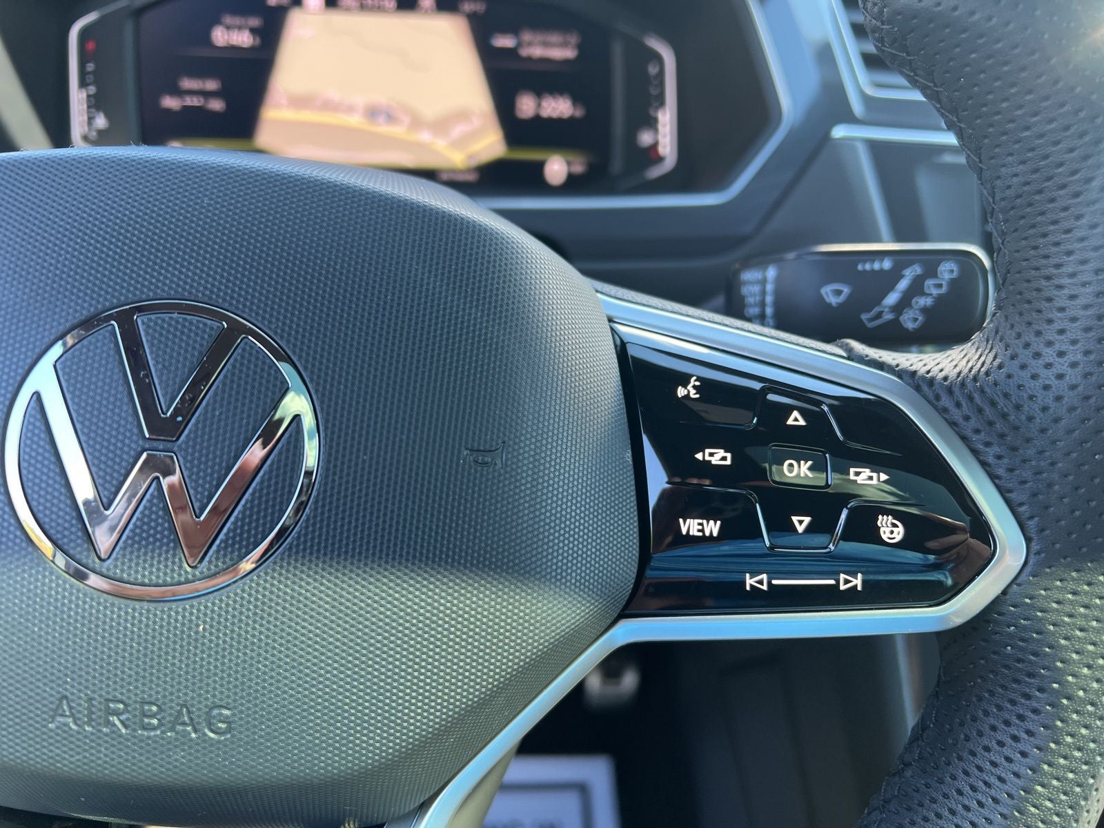 2022 Volkswagen Tiguan 2.0T SEL R-Line