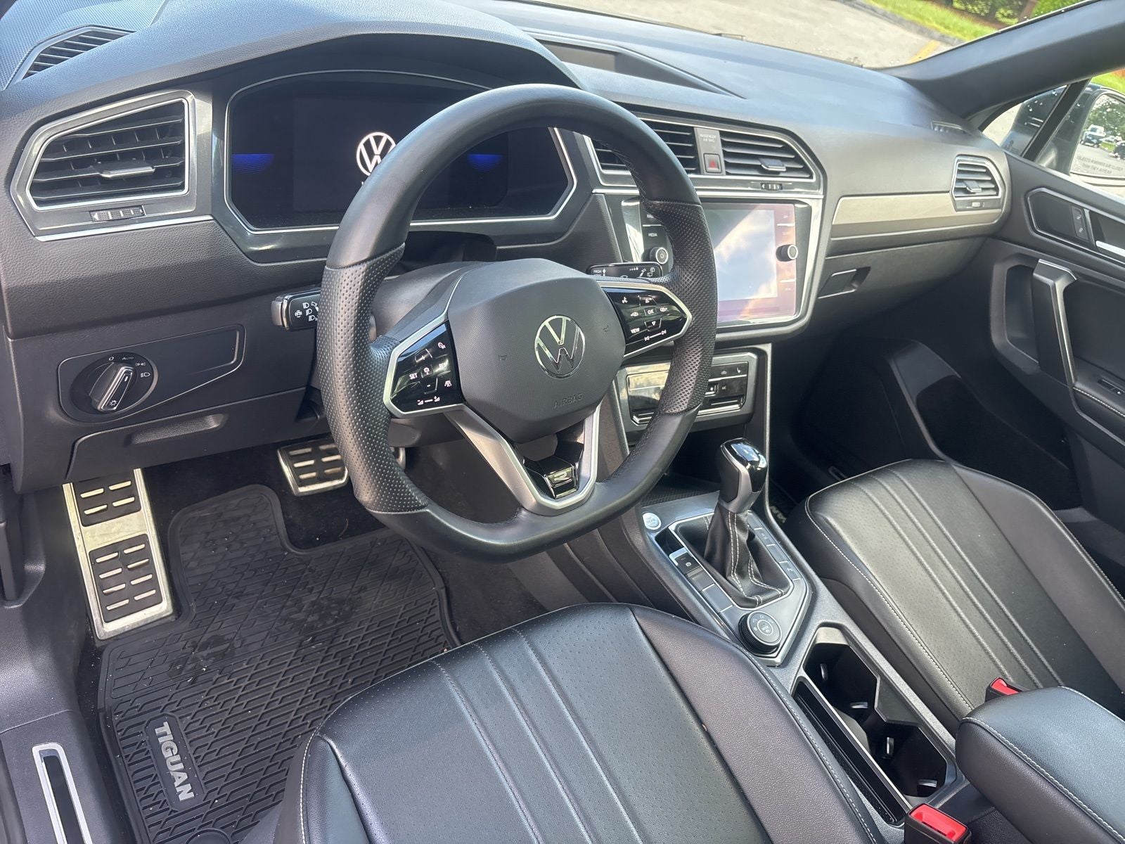 2022 Volkswagen Tiguan 2.0T SE R-Line Black