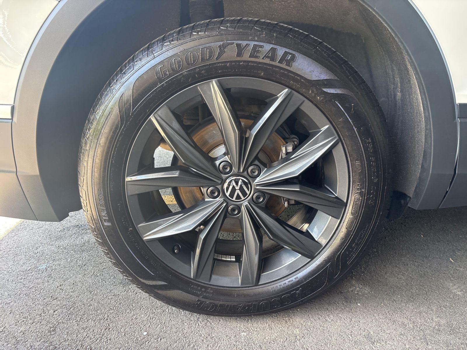 2024 Volkswagen Tiguan 2.0T SE