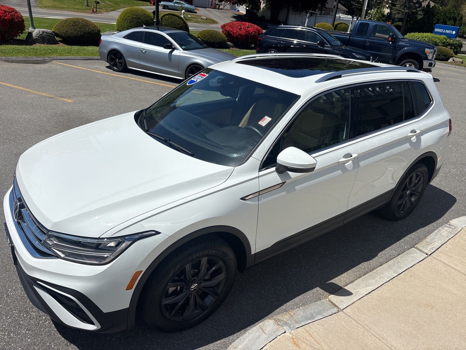 2024 Volkswagen Tiguan 2.0T SE