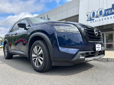 2022 Nissan Pathfinder SL