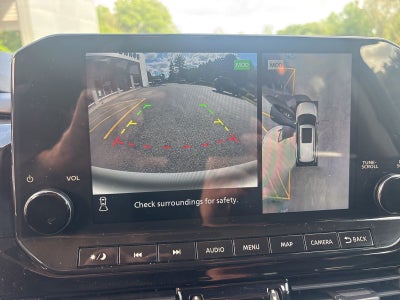2022 Nissan Pathfinder SL