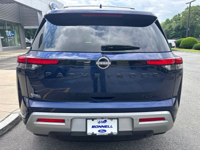 2022 Nissan Pathfinder SL