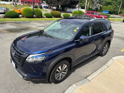 2022 Nissan Pathfinder SL