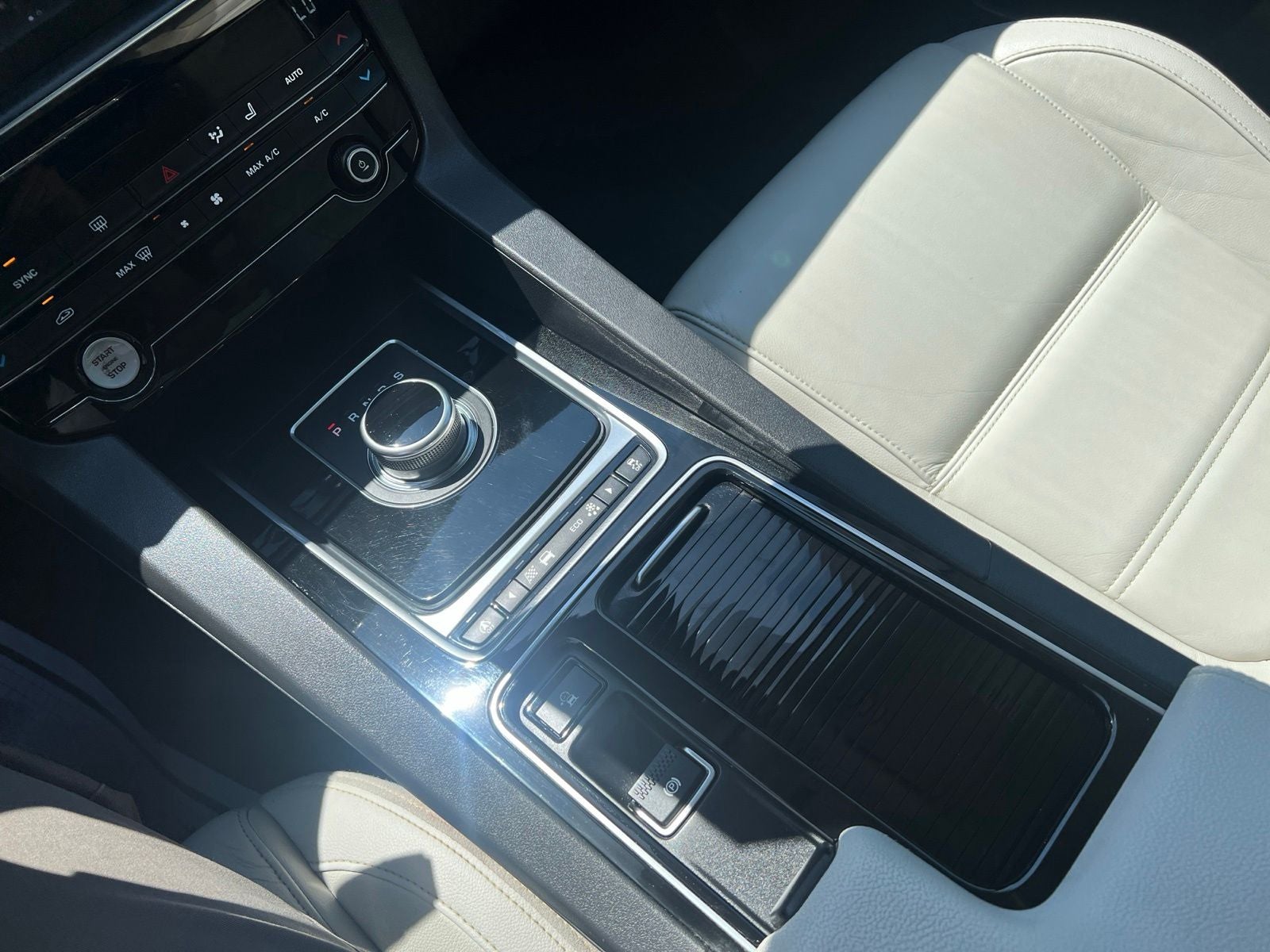 2018 Jaguar F-PACE 25t Prestige